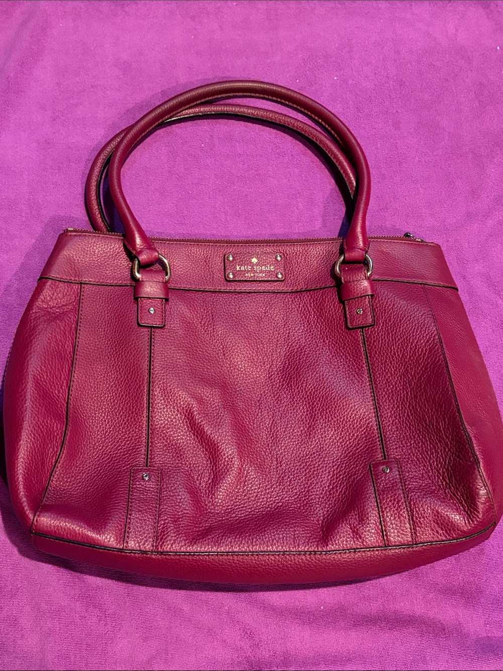 ❤️ kate spade Berry Red All Leather Spacious Shoulder Bag with Gold Plaque